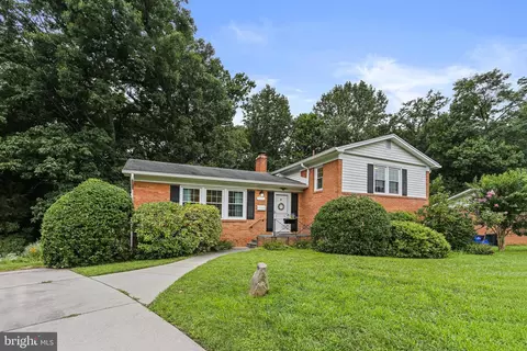10602 Woodsdale Dr, Silver Spring, MD 20901