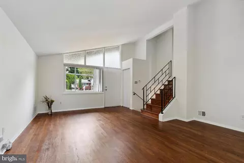 4305 Ferrara Dr, Silver Spring, MD 20906 photo 4
