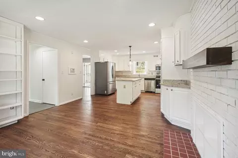 10411 Gatewood Ter, Silver Spring, MD 20903 photo 5