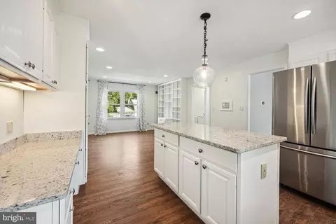 10411 Gatewood Ter, Silver Spring, MD 20903 photo 4
