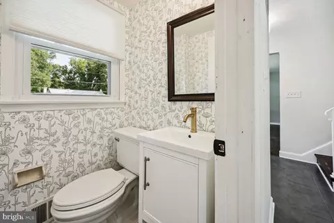 10411 Gatewood Ter, Silver Spring, MD 20903 photo 9