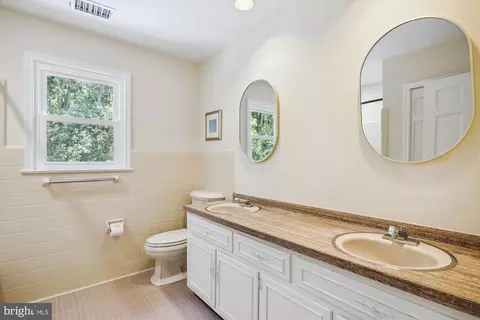 13625 Creekside Dr, Silver Spring, MD 20904 photo 57