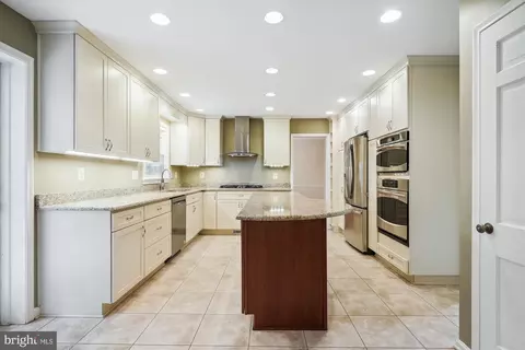 13625 Creekside Dr, Silver Spring, MD 20904 photo 25