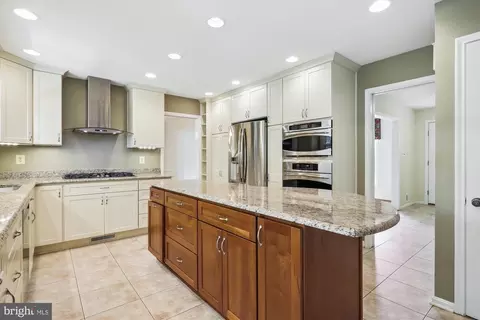 13625 Creekside Dr, Silver Spring, MD 20904 photo 23