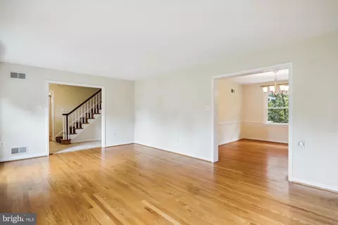 13625 Creekside Dr, Silver Spring, MD 20904 photo 17