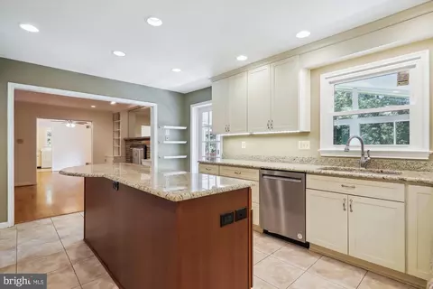 13625 Creekside Dr, Silver Spring, MD 20904 photo 21