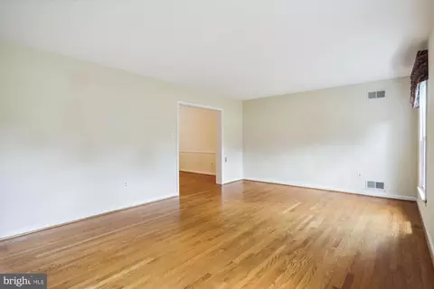 13625 Creekside Dr, Silver Spring, MD 20904 photo 16