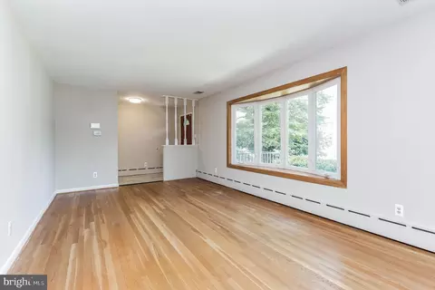 11407 Norris Dr, Silver Spring, MD 20902 photo 4
