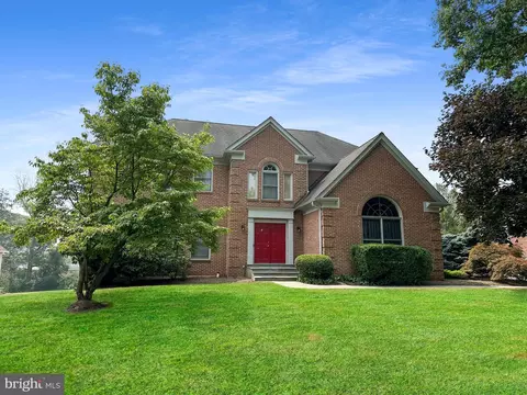8712 Snowhill Ct, Potomac, MD 20854