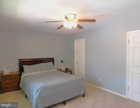 19868 Beatriz Ave, Poolesville, MD 20837 photo 9