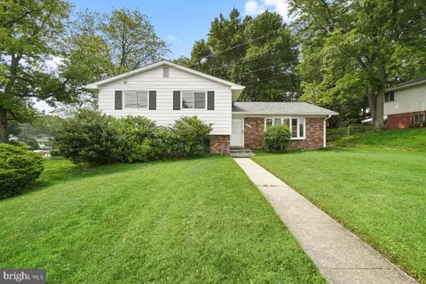 913 Jackson Rd, Silver Spring, MD 20904 photo 2