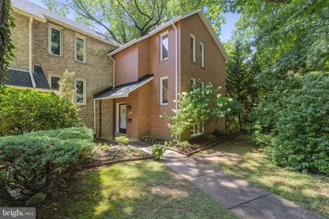 2028 Dundee Rd, Rockville, MD 20850