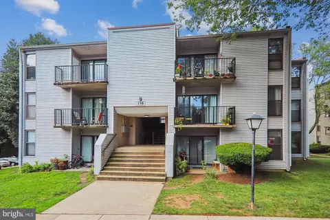 136 Duvall Ln #301, Gaithersburg, MD 20877