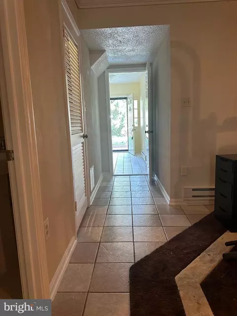 10904 Pebble Run Dr, Silver Spring, MD 20902 photo 3