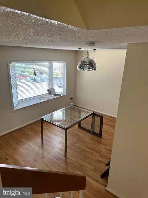 10904 Pebble Run Dr, Silver Spring, MD 20902 photo 11
