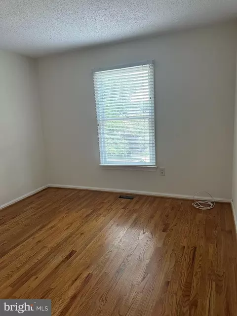 10904 Pebble Run Dr, Silver Spring, MD 20902 photo 14