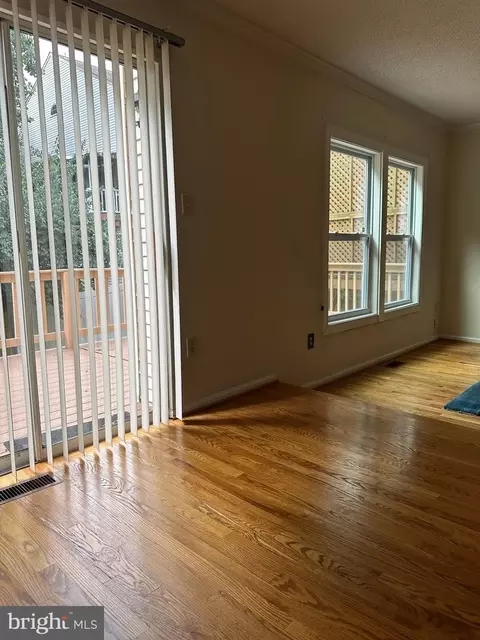 10904 Pebble Run Dr, Silver Spring, MD 20902 photo 25