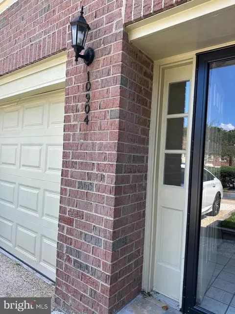 10904 Pebble Run Dr, Silver Spring, MD 20902 photo 4