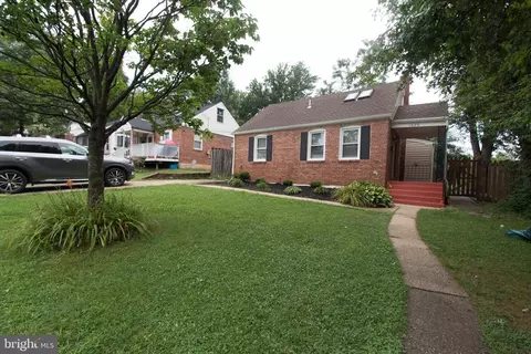 1020 Crawford Dr, Rockville, MD 20851