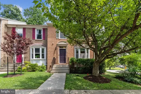 2601 Chivalry Ct, Silver Spring, MD 20902