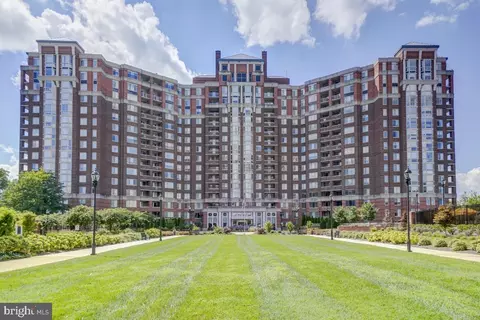 5809 Nicholson Ln #1204, Rockville, MD 20852