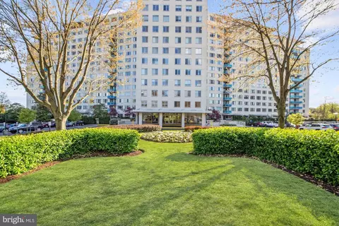 10500 Rockville Pike #1221, Rockville, MD 20852