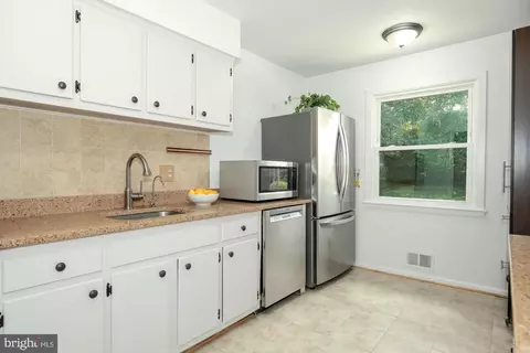 1110 Chiswell Ln, Silver Spring, MD 20901 photo 12