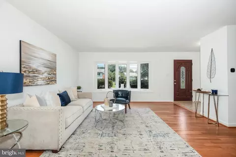 1110 Chiswell Ln, Silver Spring, MD 20901 photo 5