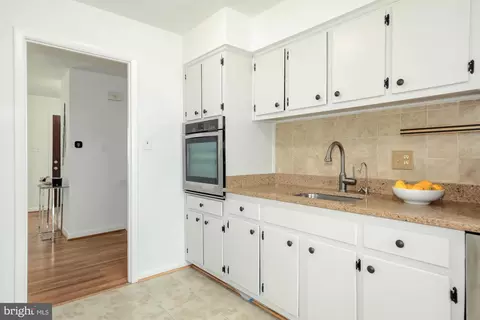 1110 Chiswell Ln, Silver Spring, MD 20901 photo 14