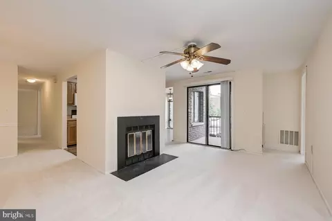 18100 Chalet Dr #201, Germantown, MD 20874