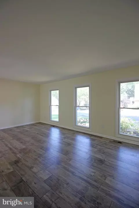 11448 Oak Leaf Dr, Silver Spring, MD 20901 photo 4