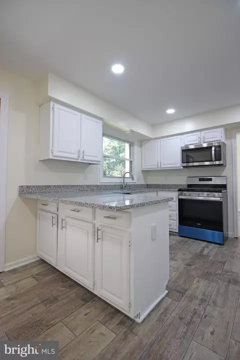 11448 Oak Leaf Dr, Silver Spring, MD 20901 photo 8