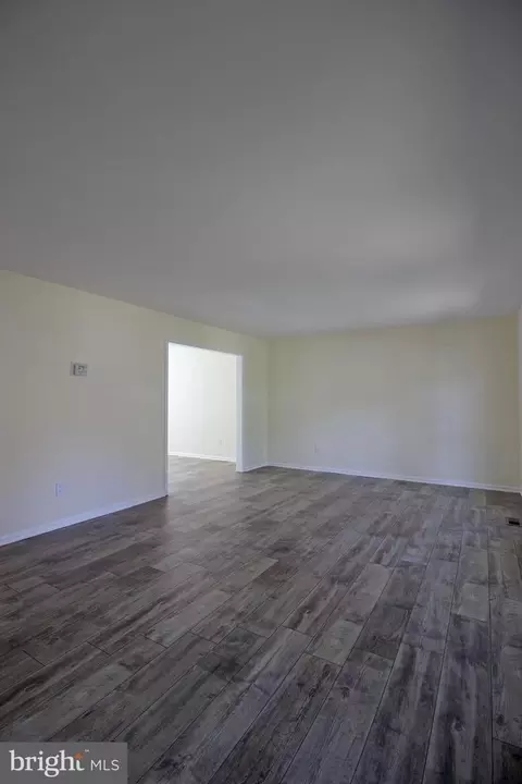 11448 Oak Leaf Dr, Silver Spring, MD 20901 photo 3