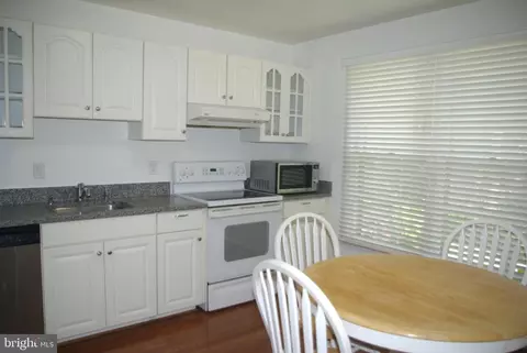 10510 Pennydog Ln, Silver Spring, MD 20902 photo 2
