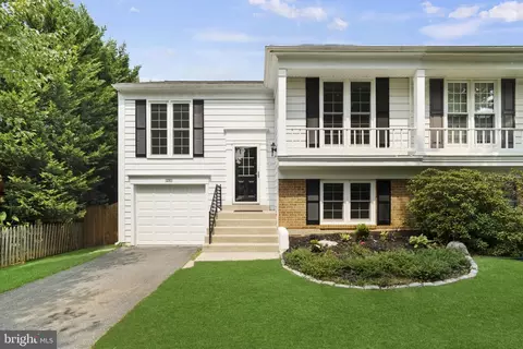 12911 Alderleaf Dr, Germantown, MD 20874