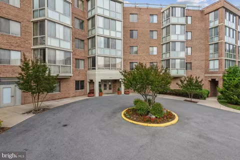 2904 N Leisure World Blvd #304, Silver Spring, MD 20906