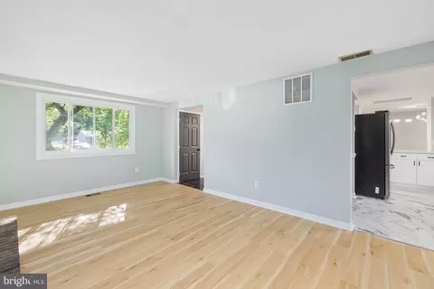 19320 Hempstone Ave, Poolesville, MD 20837 photo 29