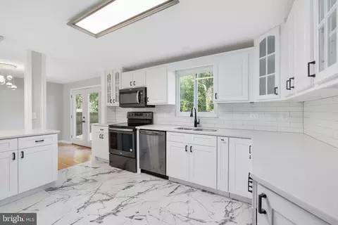 19320 Hempstone Ave, Poolesville, MD 20837 photo 10