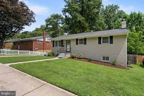 11121 Schuylkill Rd, Rockville, MD 20852