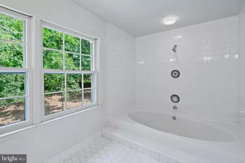 11233 Fall River Ct, Potomac, MD 20854 photo 67