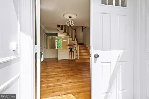 11233 Fall River Ct, Potomac, MD 20854 photo 4