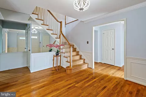 11233 Fall River Ct, Potomac, MD 20854 photo 9