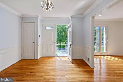 11233 Fall River Ct, Potomac, MD 20854 photo 5