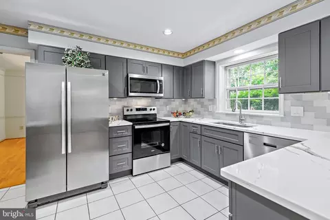 11233 Fall River Ct, Potomac, MD 20854 photo 24