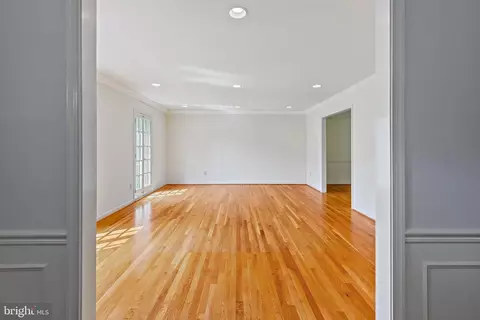 11233 Fall River Ct, Potomac, MD 20854 photo 10