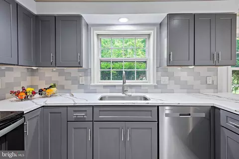 11233 Fall River Ct, Potomac, MD 20854 photo 22