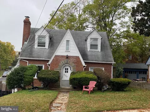 8102 Garland Ave, Takoma Park, MD 20912