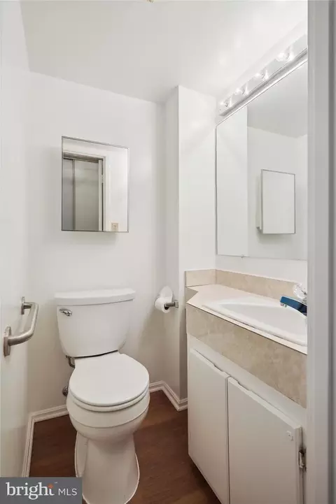 15107 Interlachen Dr #419, Silver Spring, MD 20906 photo 6