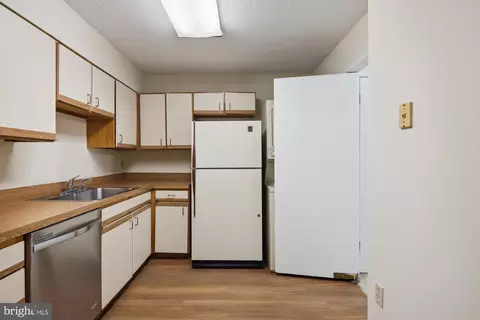 15107 Interlachen Dr #419, Silver Spring, MD 20906 photo 12