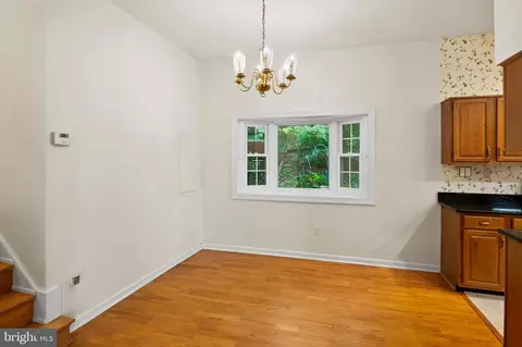2933 Chapel View Dr, Silver Spring, MD 20904 photo 8